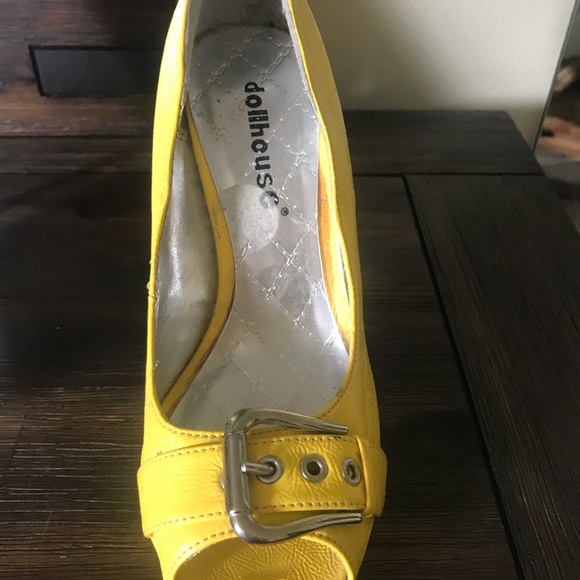 Shoes - Picture 3 of 3